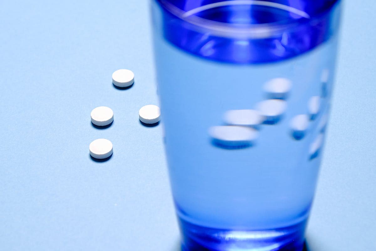 Farmaci e alcol: cosa non combinare in estate e in vacanza